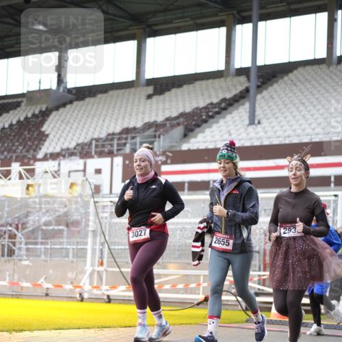 07.12.2025 - St. Pauli X-Mass-Run No. 15 Patografie http://msf.ph/oto/9369708 07.12.2025 11:27:51 Ziel 1082, 2192, 2196, 2655, 2930, 2980, 3027 meine-sportfotos.de