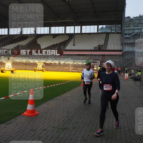 07.12.2025 - St. Pauli X-Mass-Run No. 15 Fabian Wolf http://msf.ph/oto/9369709 07.12.2025 09:59:42 Ziel 488, 910, 911, 961, 1763, 2186, 2729, 3513, 4029, 4051, 4052, 4465 meine-sportfotos.de