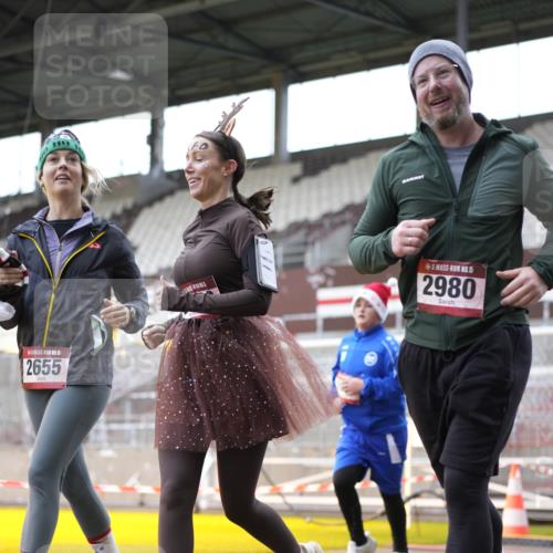 07.12.2025 - St. Pauli X-Mass-Run No. 15 Patografie http://msf.ph/oto/9369712 07.12.2025 11:27:52 Ziel 1082, 2138, 2139, 2192, 2196, 2655, 2930, 2980, 3027 meine-sportfotos.de