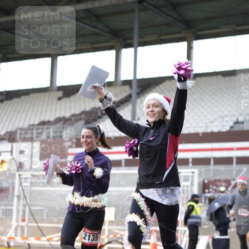 07.12.2025 - St. Pauli X-Mass-Run No. 15 Patografie http://msf.ph/oto/9369719 07.12.2025 11:27:57 Ziel 1082, 2138, 2139, 2192, 2196, 2655, 2930, 2980, 3027, 3057, 3063, 4644, 4655 meine-sportfotos.de
