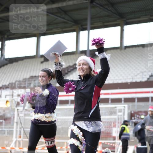07.12.2025 - St. Pauli X-Mass-Run No. 15 Patografie http://msf.ph/oto/9369721 07.12.2025 11:27:57 Ziel 1082, 2138, 2139, 2192, 2196, 2655, 2930, 2980, 3027, 3057, 3063, 4644, 4655 meine-sportfotos.de