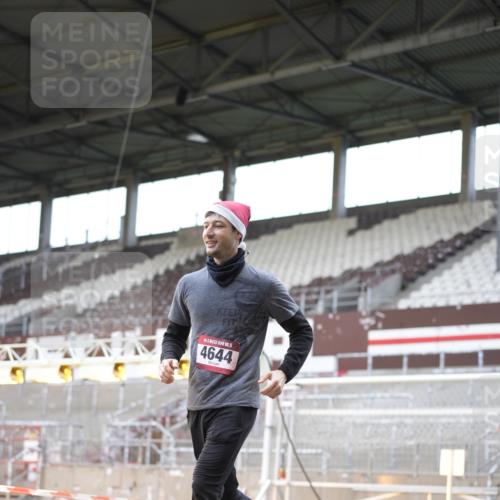 07.12.2025 - St. Pauli X-Mass-Run No. 15 Patografie http://msf.ph/oto/9369725 07.12.2025 11:28:00 Ziel 1082, 2138, 2139, 2192, 2196, 2655, 2930, 2980, 3027, 3057, 3063, 3074, 4644, 4655 meine-sportfotos.de