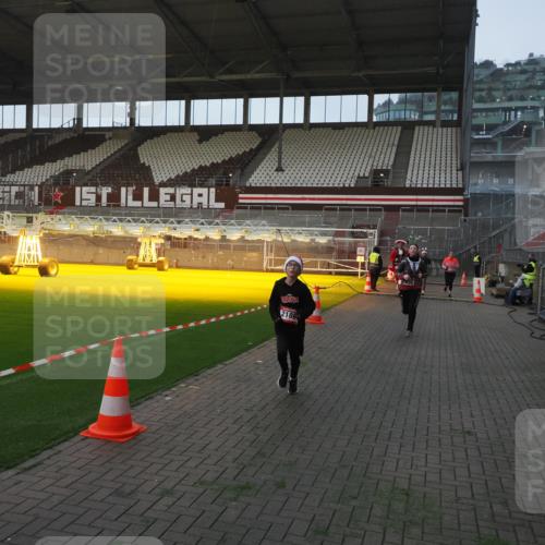 07.12.2025 - St. Pauli X-Mass-Run No. 15 Fabian Wolf http://msf.ph/oto/9369737 07.12.2025 09:59:46 Ziel 488, 910, 911, 934, 961, 1112, 1763, 2186, 2729, 2964, 3513, 4051, 4052, 4465 meine-sportfotos.de