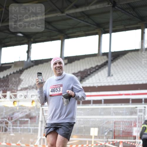 07.12.2025 - St. Pauli X-Mass-Run No. 15 Patografie http://msf.ph/oto/9369740 07.12.2025 11:28:07 Ziel 1082, 2138, 2139, 2162, 2163, 2655, 2980, 3057, 3063, 3074, 3599, 4644, 4653, 4655 meine-sportfotos.de
