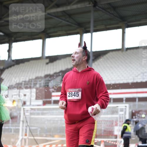07.12.2025 - St. Pauli X-Mass-Run No. 15 Patografie http://msf.ph/oto/9369770 07.12.2025 11:28:21 Ziel 1897, 1920, 2162, 2163, 2164, 2808, 2845, 3599, 3670, 4641, 4653 meine-sportfotos.de