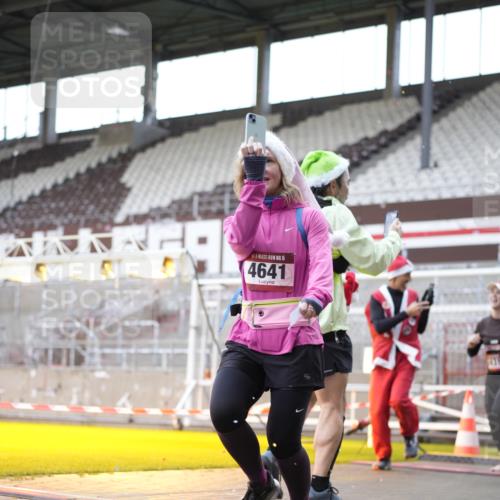 07.12.2025 - St. Pauli X-Mass-Run No. 15 Patografie http://msf.ph/oto/9369774 07.12.2025 11:28:25 Ziel 1897, 1917, 1919, 1920, 1921, 2162, 2163, 2164, 2426, 2427, 2431, 2495, 2774, 2808, 2845, 3599, 3670, 4641 meine-sportfotos.de
