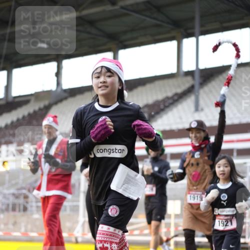 07.12.2025 - St. Pauli X-Mass-Run No. 15 Patografie http://msf.ph/oto/9369783 07.12.2025 11:28:27 Ziel 1897, 1917, 1919, 1920, 1921, 2162, 2164, 2426, 2427, 2431, 2495, 2774, 2808, 2845, 3670, 4641, 4832 meine-sportfotos.de
