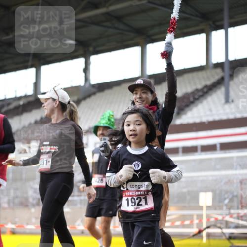 07.12.2025 - St. Pauli X-Mass-Run No. 15 Patografie http://msf.ph/oto/9369787 07.12.2025 11:28:28 Ziel 1897, 1917, 1919, 1920, 1921, 2164, 2426, 2427, 2431, 2495, 2774, 2808, 2845, 3670, 4641, 4832 meine-sportfotos.de