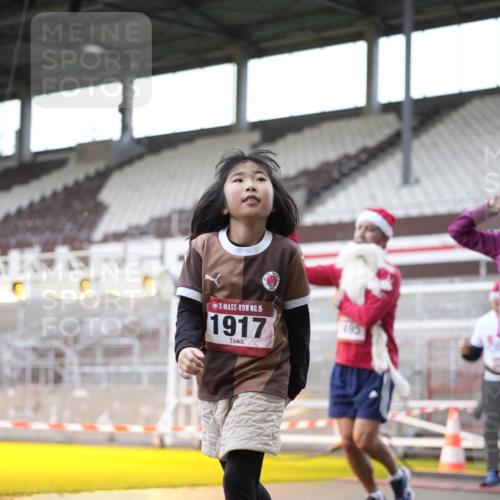 07.12.2025 - St. Pauli X-Mass-Run No. 15 Patografie http://msf.ph/oto/9369790 07.12.2025 11:28:29 Ziel 1897, 1917, 1919, 1920, 1921, 2426, 2427, 2431, 2495, 2774, 2808, 2845, 4641, 4832 meine-sportfotos.de