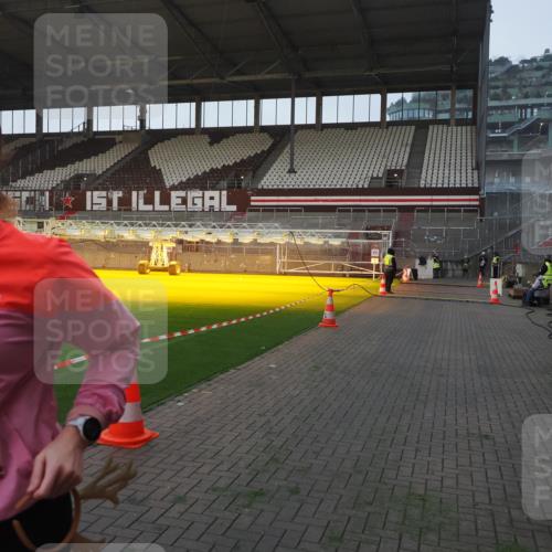 07.12.2025 - St. Pauli X-Mass-Run No. 15 Fabian Wolf http://msf.ph/oto/9369804 07.12.2025 09:59:53 Ziel 910, 911, 934, 1112, 2186, 2729, 2964 meine-sportfotos.de