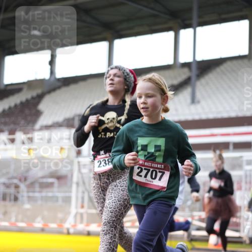 07.12.2025 - St. Pauli X-Mass-Run No. 15 Patografie http://msf.ph/oto/9369805 07.12.2025 11:28:38 Ziel 1897, 1917, 1919, 1920, 1921, 2038, 2383, 2426, 2427, 2431, 2495, 2707, 2709, 2774, 3234, 4641, 4818, 4832, 4837, 4838 meine-sportfotos.de