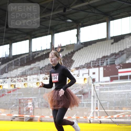 07.12.2025 - St. Pauli X-Mass-Run No. 15 Patografie http://msf.ph/oto/9369811 07.12.2025 11:28:39 Ziel 1897, 1917, 1919, 1920, 1921, 2038, 2383, 2426, 2427, 2431, 2495, 2707, 2709, 2774, 3234, 4641, 4818, 4832, 4837, 4838 meine-sportfotos.de
