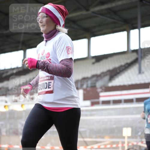 07.12.2025 - St. Pauli X-Mass-Run No. 15 Patografie http://msf.ph/oto/9369813 07.12.2025 11:28:40 Ziel 1917, 1919, 1920, 1921, 2038, 2383, 2426, 2427, 2431, 2495, 2707, 2709, 2774, 3234, 4641, 4818, 4832, 4837, 4838 meine-sportfotos.de