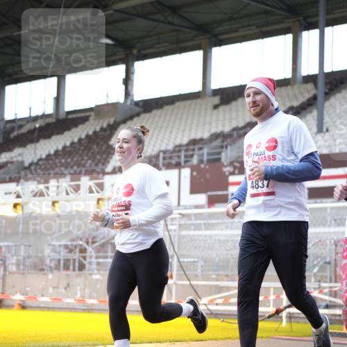 07.12.2025 - St. Pauli X-Mass-Run No. 15 Patografie http://msf.ph/oto/9369822 07.12.2025 11:28:41 Ziel 1917, 1919, 1920, 1921, 2038, 2383, 2426, 2427, 2431, 2495, 2707, 2709, 2774, 3234, 4818, 4832, 4837, 4838 meine-sportfotos.de