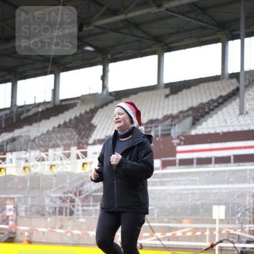 07.12.2025 - St. Pauli X-Mass-Run No. 15 Patografie http://msf.ph/oto/9369831 07.12.2025 11:28:43 Ziel 1917, 2038, 2383, 2426, 2495, 2707, 2709, 2774, 3234, 4818, 4832, 4837, 4838 meine-sportfotos.de