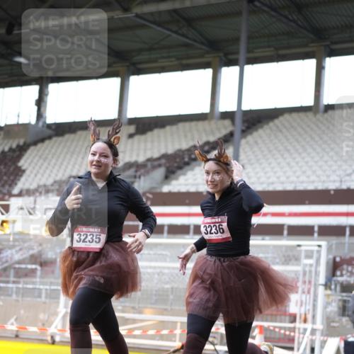 07.12.2025 - St. Pauli X-Mass-Run No. 15 Patografie http://msf.ph/oto/9369840 07.12.2025 11:29:05 Ziel 861, 2676, 3235, 3236, 4392, 4432, 4452 meine-sportfotos.de
