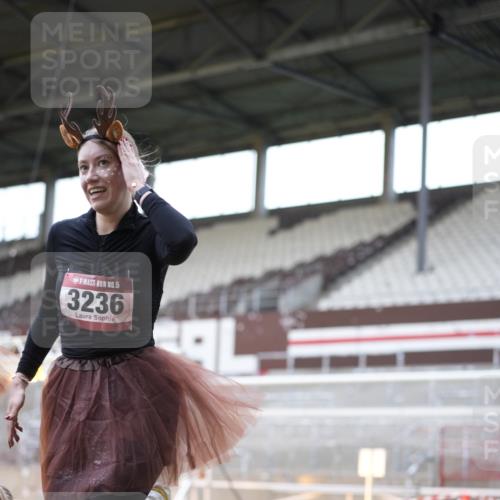 07.12.2025 - St. Pauli X-Mass-Run No. 15 Patografie http://msf.ph/oto/9369842 07.12.2025 11:29:06 Ziel 861, 2676, 3235, 3236, 4392, 4432, 4452 meine-sportfotos.de