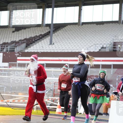 07.12.2025 - St. Pauli X-Mass-Run No. 15 Patografie http://msf.ph/oto/9369846 07.12.2025 11:29:09 Ziel 861, 2285, 2676, 3235, 3236, 4392, 4432, 4452 meine-sportfotos.de