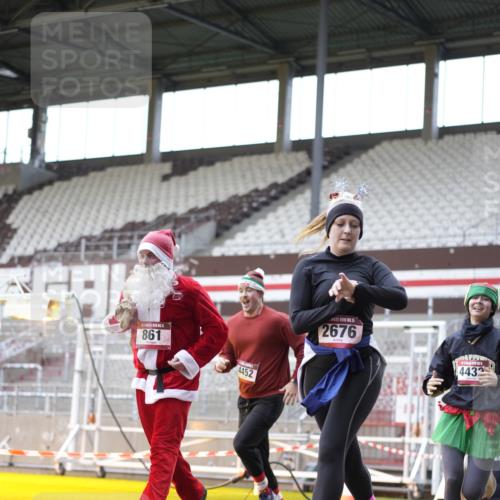 07.12.2025 - St. Pauli X-Mass-Run No. 15 Patografie http://msf.ph/oto/9369851 07.12.2025 11:29:09 Ziel 861, 2285, 2676, 3235, 3236, 4392, 4432, 4452 meine-sportfotos.de