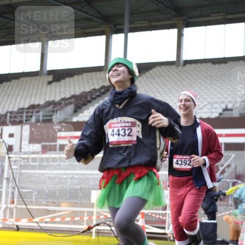 07.12.2025 - St. Pauli X-Mass-Run No. 15 Patografie http://msf.ph/oto/9369853 07.12.2025 11:29:10 Ziel 861, 2285, 2676, 3235, 3236, 4392, 4432, 4452 meine-sportfotos.de