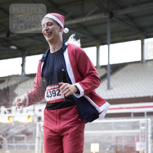 07.12.2025 - St. Pauli X-Mass-Run No. 15 Patografie http://msf.ph/oto/9369857 07.12.2025 11:29:11 Ziel 861, 2285, 2676, 3235, 3236, 4392, 4432, 4452 meine-sportfotos.de