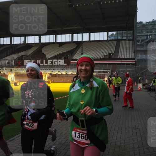 07.12.2025 - St. Pauli X-Mass-Run No. 15 Fabian Wolf http://msf.ph/oto/9369860 07.12.2025 10:00:10 Ziel 802, 1333, 1354, 1360, 1404, 2140, 2141, 4129 meine-sportfotos.de