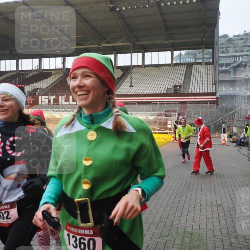 07.12.2025 - St. Pauli X-Mass-Run No. 15 Fabian Wolf http://msf.ph/oto/9369863 07.12.2025 10:00:10 Ziel 802, 1333, 1354, 1360, 1404, 2140, 2141, 4129 meine-sportfotos.de