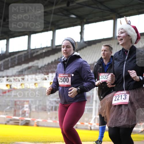 07.12.2025 - St. Pauli X-Mass-Run No. 15 Patografie http://msf.ph/oto/9369868 07.12.2025 11:29:19 Ziel 861, 1759, 2213, 2285, 2500, 2522, 2676, 2701, 2702, 3235, 3236, 4392, 4432, 4452 meine-sportfotos.de
