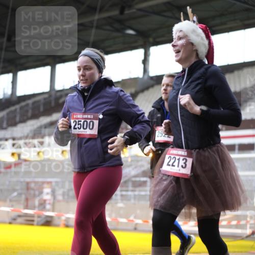 07.12.2025 - St. Pauli X-Mass-Run No. 15 Patografie http://msf.ph/oto/9369870 07.12.2025 11:29:20 Ziel 861, 1759, 2213, 2285, 2500, 2522, 2676, 2701, 2702, 3235, 3236, 4392, 4432, 4452 meine-sportfotos.de