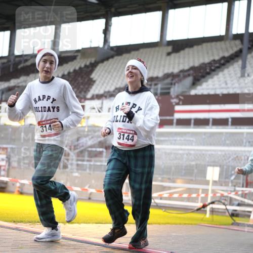 07.12.2025 - St. Pauli X-Mass-Run No. 15 Patografie http://msf.ph/oto/9369883 07.12.2025 11:29:27 Ziel 1759, 2213, 2285, 2500, 2522, 2701, 2702, 2882, 3143, 3144, 3146 meine-sportfotos.de