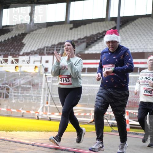 07.12.2025 - St. Pauli X-Mass-Run No. 15 Patografie http://msf.ph/oto/9369886 07.12.2025 11:29:27 Ziel 1759, 2213, 2285, 2500, 2522, 2701, 2702, 2882, 3143, 3144, 3146 meine-sportfotos.de