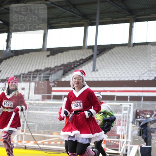 07.12.2025 - St. Pauli X-Mass-Run No. 15 Patografie http://msf.ph/oto/9369897 07.12.2025 11:29:38 Ziel 859, 882, 1922, 1924, 1925, 2838, 2840, 2882, 3143, 3144, 3146, 4651 meine-sportfotos.de