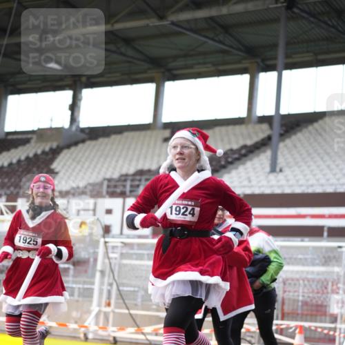 07.12.2025 - St. Pauli X-Mass-Run No. 15 Patografie http://msf.ph/oto/9369901 07.12.2025 11:29:38 Ziel 859, 882, 1922, 1924, 1925, 2838, 2840, 2882, 3143, 3144, 3146, 4651 meine-sportfotos.de