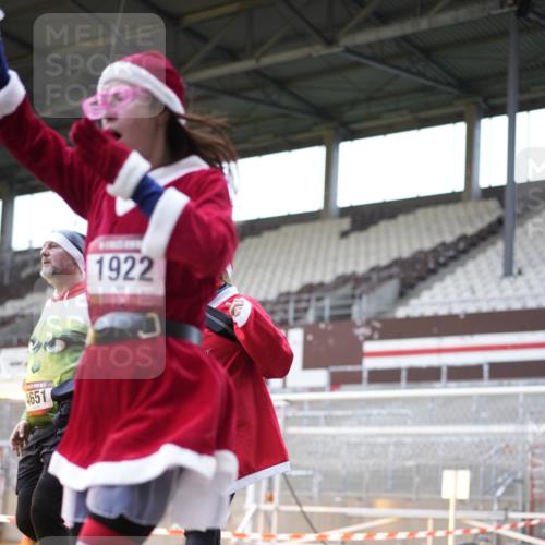 07.12.2025 - St. Pauli X-Mass-Run No. 15 Patografie http://msf.ph/oto/9369905 07.12.2025 11:29:39 Ziel 859, 882, 1922, 1924, 1925, 2838, 2840, 2882, 3143, 3144, 3146, 4651 meine-sportfotos.de