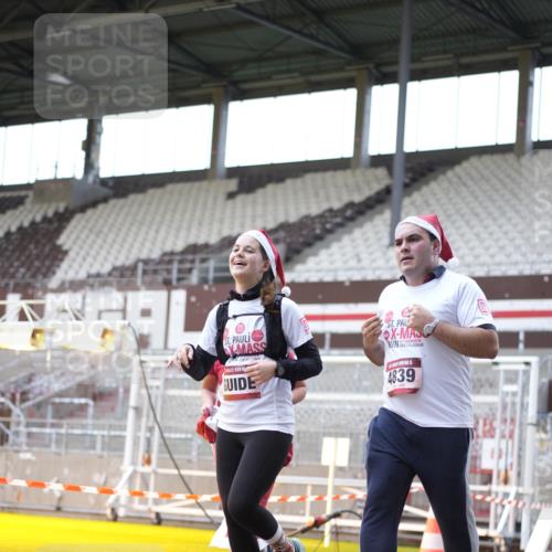 07.12.2025 - St. Pauli X-Mass-Run No. 15 Patografie http://msf.ph/oto/9369914 07.12.2025 11:29:45 Ziel 859, 882, 1922, 1924, 1925, 2787, 2838, 2840, 4651, 4839 meine-sportfotos.de