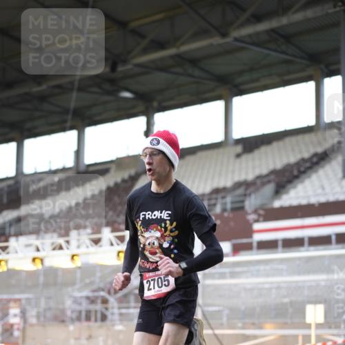 07.12.2025 - St. Pauli X-Mass-Run No. 15 Patografie http://msf.ph/oto/9369927 07.12.2025 11:30:04 Ziel 1941, 2705, 3303 meine-sportfotos.de