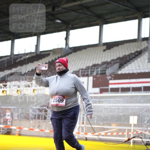 07.12.2025 - St. Pauli X-Mass-Run No. 15 Patografie http://msf.ph/oto/9369933 07.12.2025 11:30:15 Ziel 2020, 2509, 2705, 2876 meine-sportfotos.de