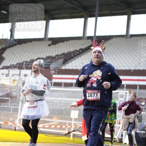 07.12.2025 - St. Pauli X-Mass-Run No. 15 Patografie http://msf.ph/oto/9369944 07.12.2025 11:30:35 Ziel 865, 870, 872, 2308, 2319, 2871 meine-sportfotos.de