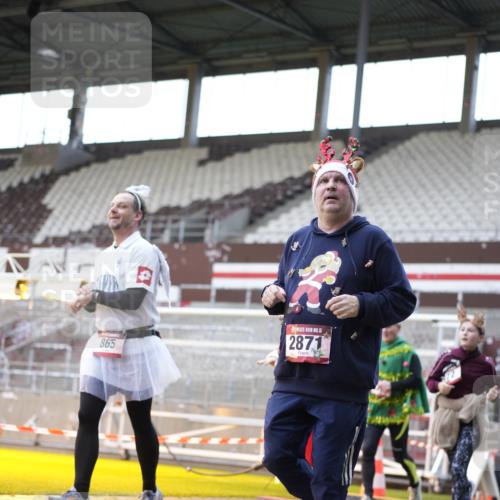 07.12.2025 - St. Pauli X-Mass-Run No. 15 Patografie http://msf.ph/oto/9369946 07.12.2025 11:30:35 Ziel 865, 870, 872, 2308, 2319, 2871 meine-sportfotos.de
