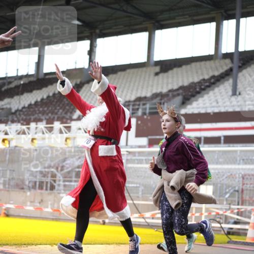 07.12.2025 - St. Pauli X-Mass-Run No. 15 Patografie http://msf.ph/oto/9369950 07.12.2025 11:30:36 Ziel 865, 870, 872, 2308, 2317, 2319, 2871 meine-sportfotos.de