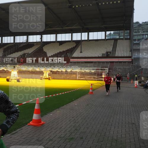 07.12.2025 - St. Pauli X-Mass-Run No. 15 Fabian Wolf http://msf.ph/oto/9369966 07.12.2025 10:00:36 Ziel 855, 1418, 1976, 2348, 3336 meine-sportfotos.de