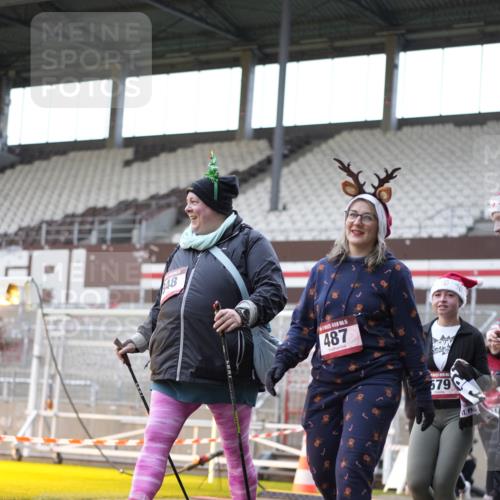 07.12.2025 - St. Pauli X-Mass-Run No. 15 Patografie http://msf.ph/oto/9369967 07.12.2025 11:30:44 Ziel 487, 539, 554, 579, 581, 848, 865, 870, 872, 2307, 2308, 2311, 2314, 2317, 2319, 2449, 2450, 2871, 3328 meine-sportfotos.de