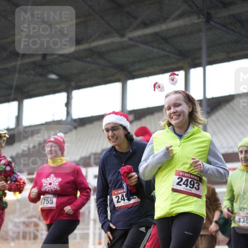 07.12.2025 - St. Pauli X-Mass-Run No. 15 Patografie http://msf.ph/oto/9369996 07.12.2025 11:31:10 Ziel 203, 329, 1755, 2428, 2429, 2430, 2492, 2493, 3181, 3182, 3184, 3238, 3239, 3352, 3436, 4105 meine-sportfotos.de