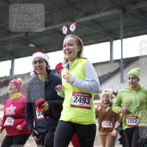 07.12.2025 - St. Pauli X-Mass-Run No. 15 Patografie http://msf.ph/oto/9370000 07.12.2025 11:31:10 Ziel 203, 329, 1755, 2428, 2429, 2430, 2492, 2493, 3181, 3182, 3184, 3238, 3239, 3352, 3436, 4105 meine-sportfotos.de
