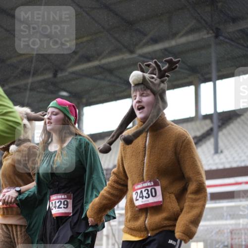 07.12.2025 - St. Pauli X-Mass-Run No. 15 Patografie http://msf.ph/oto/9370005 07.12.2025 11:31:11 Ziel 203, 329, 1755, 2428, 2429, 2430, 2492, 2493, 3181, 3182, 3184, 3238, 3239, 3352, 3436, 4105 meine-sportfotos.de