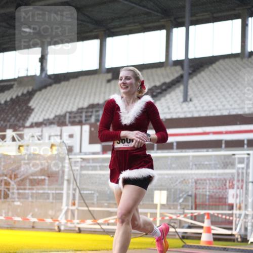 07.12.2025 - St. Pauli X-Mass-Run No. 15 Patografie http://msf.ph/oto/9370020 07.12.2025 11:31:24 Ziel 331, 1755, 2017, 2428, 2429, 2430, 2492, 2493, 3087, 3181, 3182, 3352, 3600 meine-sportfotos.de