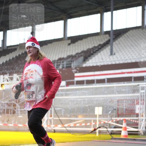 07.12.2025 - St. Pauli X-Mass-Run No. 15 Patografie http://msf.ph/oto/9370028 07.12.2025 11:31:29 Ziel 331, 2017, 3087, 3600 meine-sportfotos.de