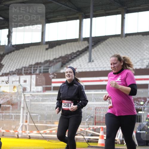 07.12.2025 - St. Pauli X-Mass-Run No. 15 Patografie http://msf.ph/oto/9370033 07.12.2025 11:31:37 Ziel 331, 2497, 2523, 2527, 2587, 2654, 2656, 3087, 3600 meine-sportfotos.de