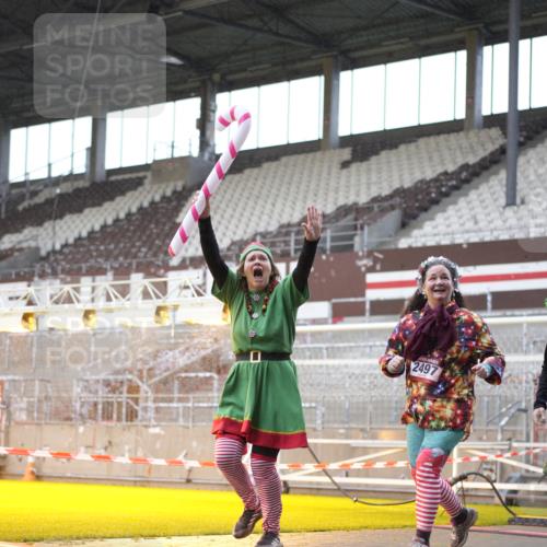 07.12.2025 - St. Pauli X-Mass-Run No. 15 Patografie http://msf.ph/oto/9370045 07.12.2025 11:31:42 Ziel 2048, 2497, 2523, 2527, 2587, 2654, 2656, 3087, 3678 meine-sportfotos.de