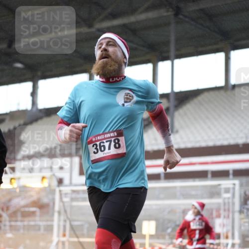 07.12.2025 - St. Pauli X-Mass-Run No. 15 Patografie http://msf.ph/oto/9370055 07.12.2025 11:31:44 Ziel 2048, 2050, 2497, 2523, 2527, 2587, 2654, 2656, 3678, 4642 meine-sportfotos.de